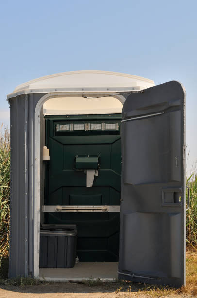 Best Portable restroom trailer rental  in Kaumakani, HI
